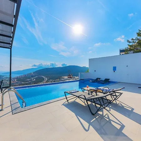 Arya Vila Kaş
